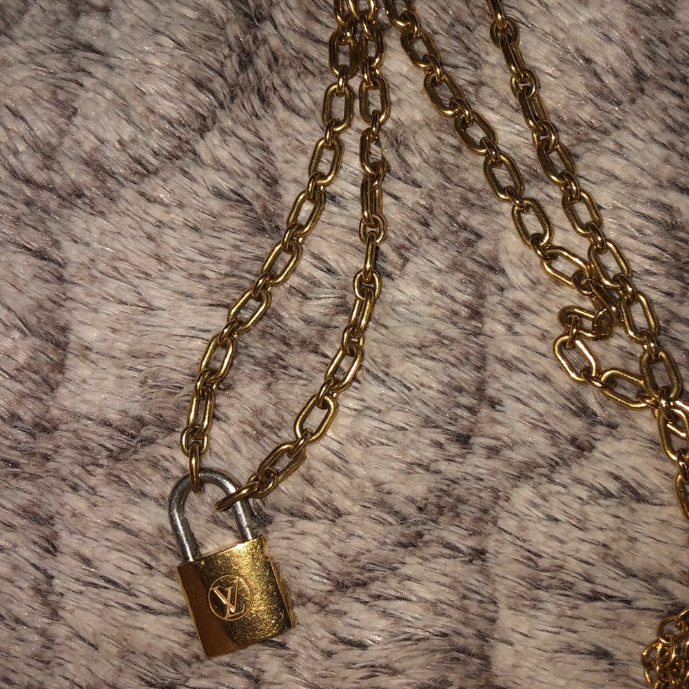 Louis Vuitton necklace lock me gold x silver metal